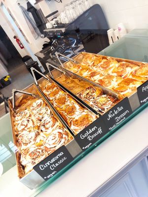 Cinnamon rolls at Cinnaroma Bakery in Loule