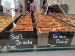 Vrgan at Cinnaroma Bakery in Loule