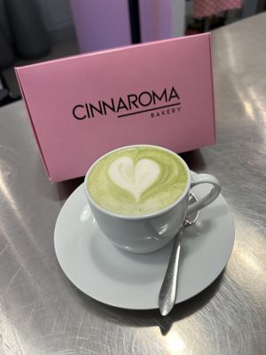 Matcha Latte Oatmilk  at Cinnaroma Bakery in Loule