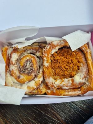 Cinnamon and biscoffe swirls at Cinnaroma Bakery in Loule