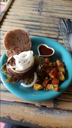 veggie burger at Green Gallery in Koh Phangan