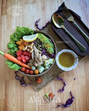 Tommy bowl   at Amanita in Koh Lanta