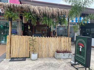 this is what it looks like, hard to find, easy to walk by at Amanita in Koh Lanta