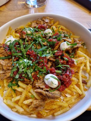 Kebab (Planted) loaded fries at Planted Bistro by Ars Culinaria in Kemptthal