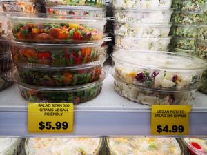 Clearly marked vegan at The Malibu Market in Rockingham