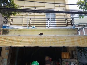 Looking in at Chay Vegan in Ho Chi Minh City