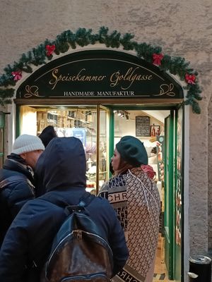 Front of store at Speisekammer Goldgasse in Salzburg