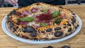 Salami scharf (die Chili drauf ist gut scharf) at Veganoven in Erlangen