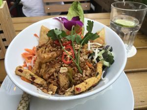 Tofu with noodles and veggies  at Jack Glockenbach in Munich