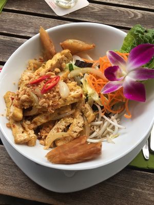 Vegan Rice Noodle Bowl at Jack Glockenbach in Munich