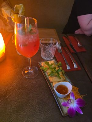 1. Vegan spring Rolls +
Drink is Raspberry Kiss at Jack Glockenbach in Munich