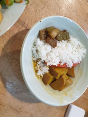 Curry not amazing 5/10 at Bình An in Ho Chi Minh City