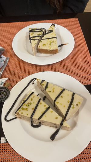 Bizcocho de plátano y sirope de chocolate  at Balneario Areatza in Areatza