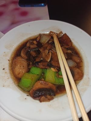 Sauteed mushrooms at Tanaka Sushi  in Almada