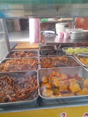 Com chay selection at An Lac in Ho Chi Minh City