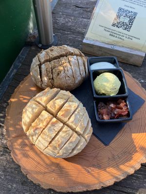 Bread with dips at Gewoan op 'e Dyk in Dokkum