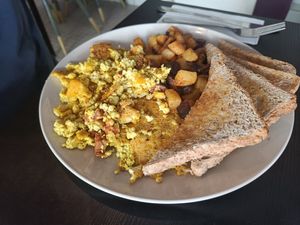 Scrambled tofu at Mamalicious in Hamburg