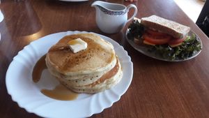 Pancakes and CLT Sandwich at Mamalicious in Hamburg