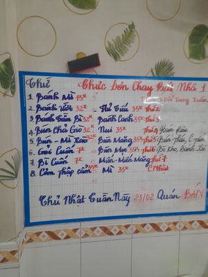 Menu in Vietnamese only at Bat Nha 1 Vegetarian Restaurant in Ho Chi Minh City