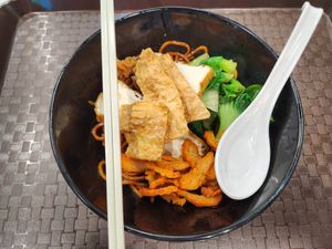 Gan lao mian, available everyday at Jing Xin Vegetarian in Central Singapore