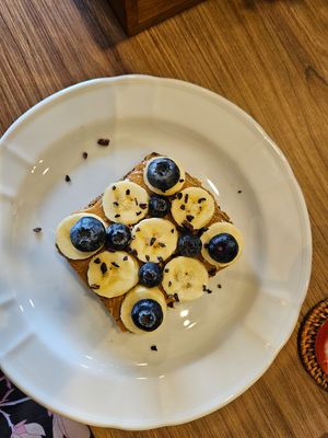 Peanut butter, banana and blueberry toast at D'oasis Cafe' at Railay Beach in Krabi