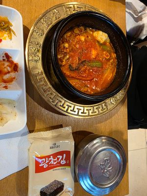 Vegetarian sundubu at Myeongdong Joomak - 명동주막 in Seoul