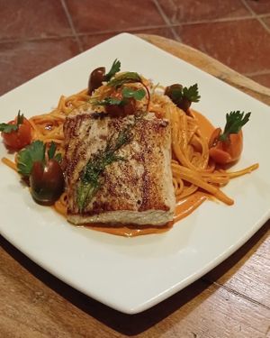 Tallarines en crema de morron tatemado con lonja de dorado a la plancha  at Espiritu Verde de Zipolite in Zipolite