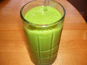 Green smoothies at Raw Chef Renee - The Traveling Carrot Food Truck in Katy