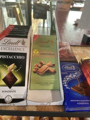 Vegan chocolate bar  at Gola & Vanità in Rubano