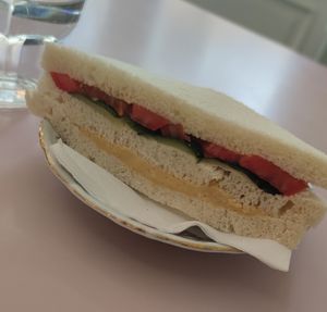 Tramezzino con verdure e hummus at Jlu's Brunch & Coffee in Saluzzo