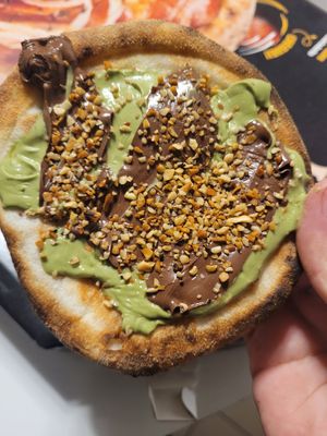 Esfiha de pistache com creme de avelã (SENSACIONAL) at Pizzaria da Rita in Sorocaba