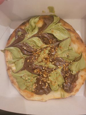 esfiha de pistache con creme de avelã vegano at Pizzaria da Rita in Sorocaba