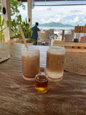 Iced mocha and iced lattee  at ANNIE Eatery & Sweetery - Lamai in Surat Thani