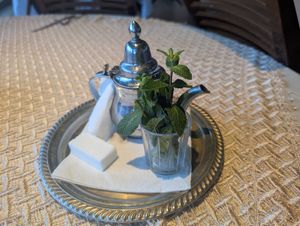 Moroccan tea at La Pergola - Hôtel Oasis Palm in Guelmim