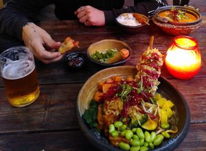 Spring rolls, atsui udon noodles, peanut lover curry at CHAM - the vegan kitchen in Hannover