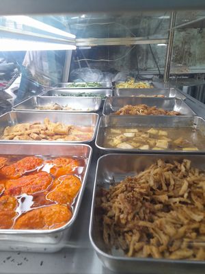 Com chay selection at Phuoc Duyen Vegan in Ho Chi Minh City