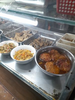 Com chay selection at Phuoc Duyen Vegan in Ho Chi Minh City