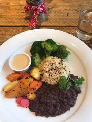Sweet and sour adzuki beans with roasted vegetables, brown rice and steamed broccoli at Lu-Ma Cafe in South West London