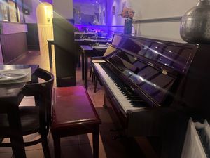 Classic ambience, live kitchen and Chef personal food Service. at Ishaan Pure Veg in Schiedam