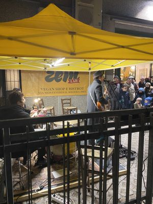 The opening day!  at ZEM Lab in Soliera