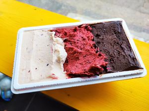 Tipica vaschetta vegana con frutti esotico,frutti di bosco e il nostro cioccolato fondente santo Domingo! at Dolcevita  in Turin