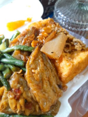 My take away com chay at Hoa Tam in Ho Chi Minh City