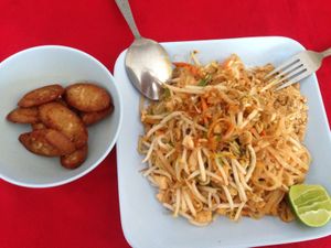 I'm not the only one who went with one safe dish (pad Thai) and one riskier one ("sausage survive") at Jay 99 - Youta in Chiang Rai