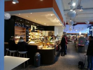 store overview at V by Veganz in Hamburg