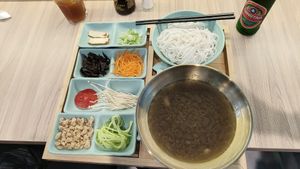 Sopa caliente at Jardín de Yunnan  in Sevilla