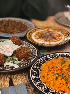 Zaalouk de berenjena, de zanahoria, hummus y falafel  at Restaurante Assafir  in Bilbao
