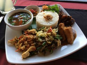 Balinese nori campur at Veggie Table in Ubud