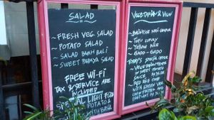 many vegan options!!  at Veggie Table in Ubud