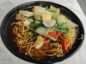 Crispy noodles at Compassion Vegetarian Cuisine 慈悅素 in Central Singapore