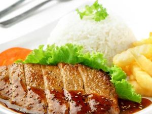 Vegetarian Black Pepper steak serve with steamed rice and fries at Compassion Vegetarian Cuisine 慈悅素 in Central Singapore